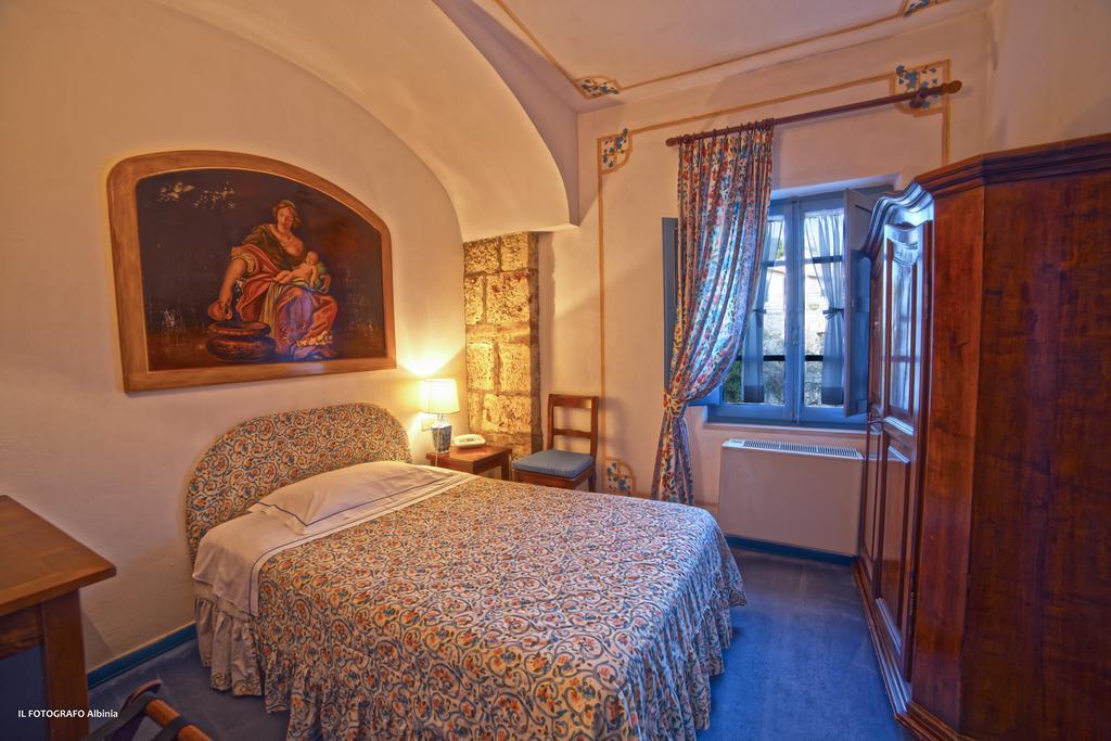 Hotel Villa Clodia Saturnia Bagian luar foto