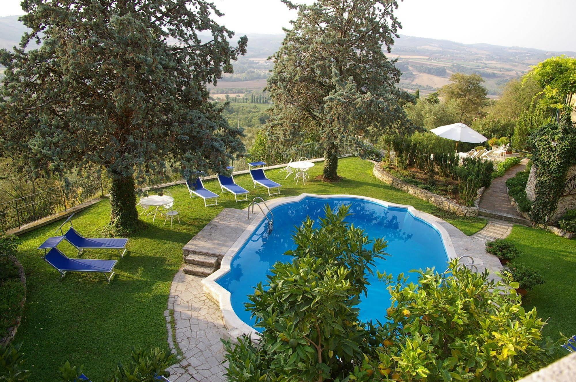 Hotel Villa Clodia Saturnia Bagian luar foto
